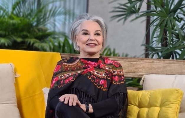 Dona Iris recebe alta da UTI e é transferida para unidade de clínica médica