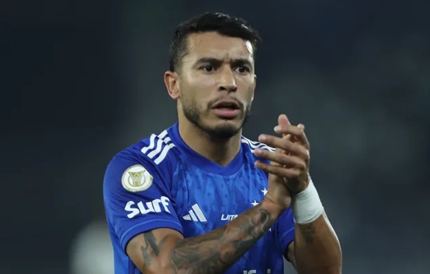 Dorival convoca William para o lugar de Yan Couto na seleção para os jogos das Eliminatórias