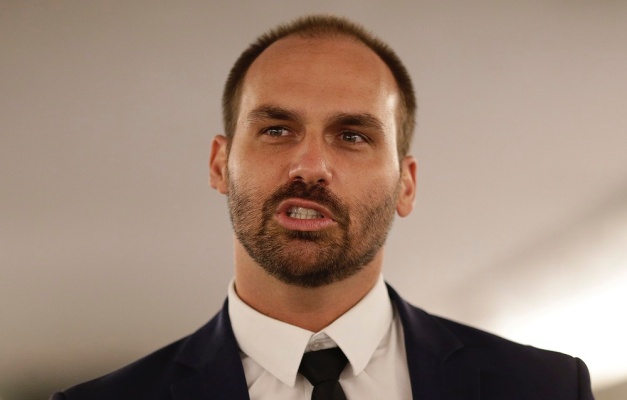 DPU pede que Eduardo Bolsonaro seja notificado por carta nos EUA