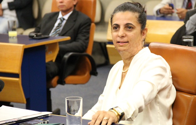Dra Cristina: "A prefeitura de Goiânia atua no improviso e sem compromisso"