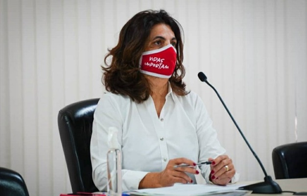 Dra Cristina Lopes: 'Bolsonaro dá total desassistência à saúde da mulher'