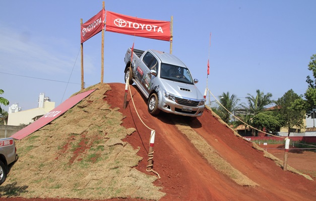 Toyota proporciona aventura em pista off road em Goiânia