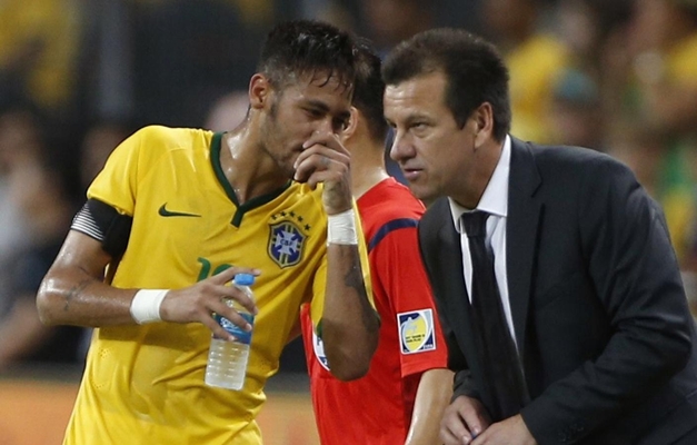 Dunga quer o fim da dependência da seleção brasileira por Neymar