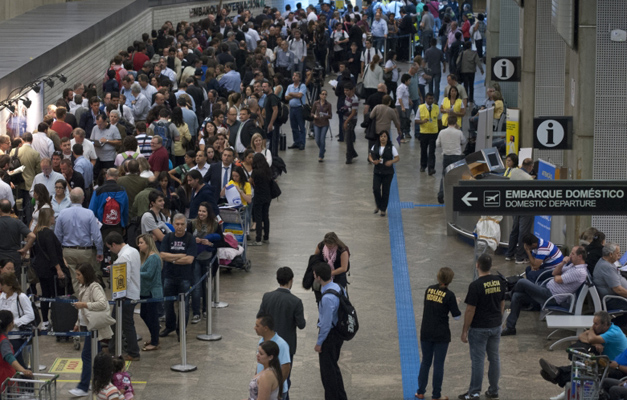 E-gates são testados no aeroporto de Cumbica em São Paulo