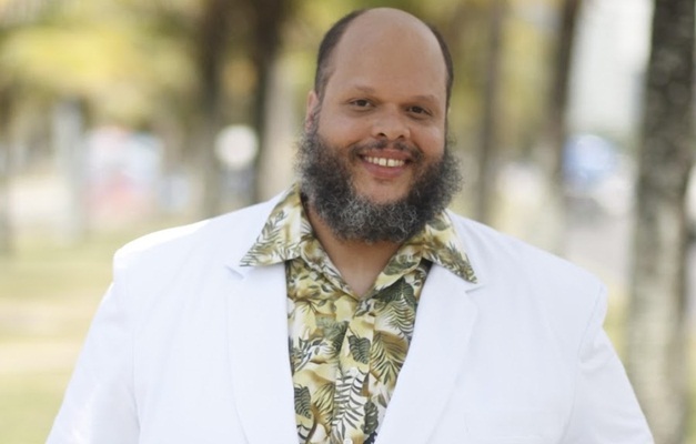 Ed Motta se apresenta no Buriti Shopping, em Aparecida de Goiânia