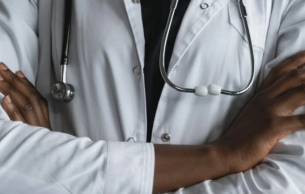 Edital abre 34 vagas imediatas para médicos especialistas em Goiás