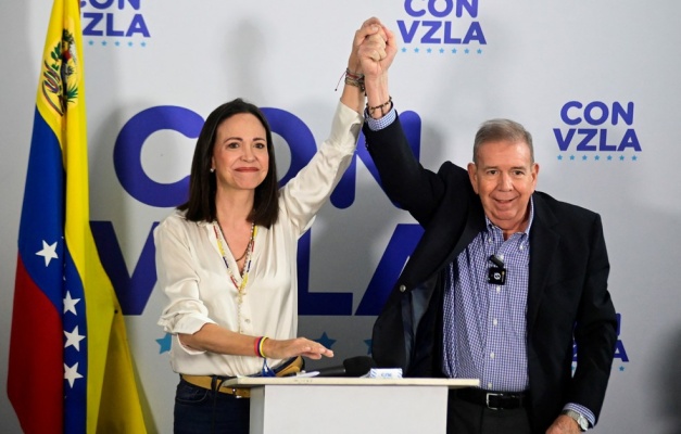 Edmundo González escreve carta em que se autoproclama 'presidente eleito'
