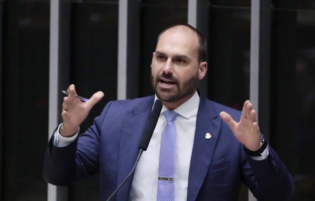 Eduardo Bolsonaro diz que irá às 'últimas consequências' para tirar 'psicopata' Moraes do STF
