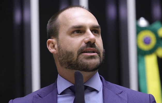 Eduardo Bolsonaro usa sanção a Moraes para pedir 'anistia irrestrita'