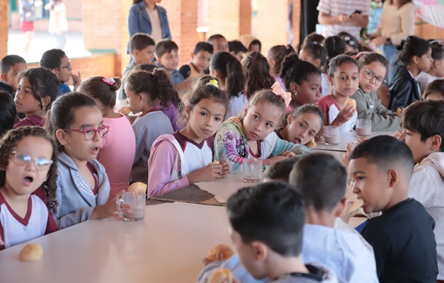 Educação de Aparecida inicia renovação de matrícula para alunos veteranos