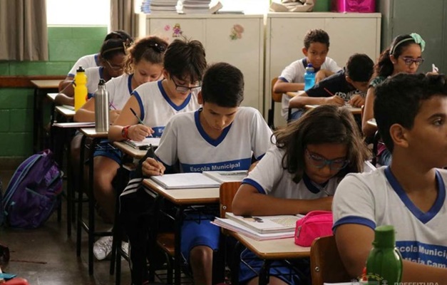 Educação vai priorizar criação de vagas e contrato de professores em Goiânia