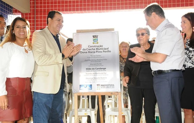 Em Águas Lindas, governador continua rush de entrega de obras no interior