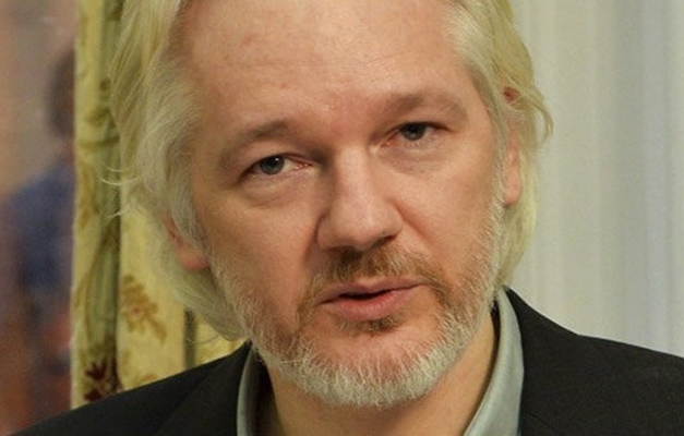 Em coletiva, Assange afirma que deixará embaixada do Equador em breve