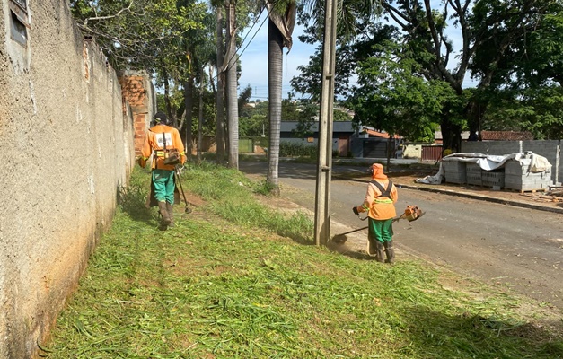 Em Goiânia, 95 bairros recebem limpeza e roçagem nesta segunda (17/4)