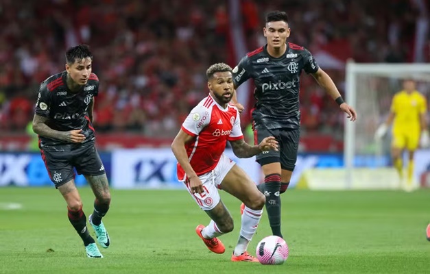 Em jogo atrasado, Internacional e Flamengo empatam no Beira-Rio 