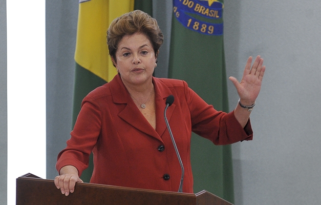 Em MG, Dilma tenta justificar medidas de ajuste promovidas pela equipe econômica