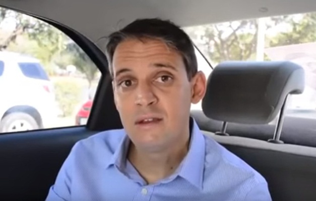 Em vídeo, deputado Thiago Peixoto pede solução para funcionamento do Uber
