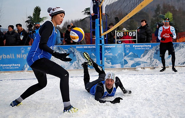 Emanuel e Giba participam de jogo exibição de vôlei nos Jogos de Inverno