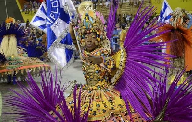 Embaixador da Guiné diz que 30 empresas locais pagaram desfile da Beija-Flor