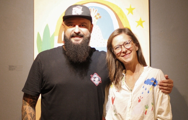 Emília Simon inaugura exposição sobre universo infantil em Goiânia; veja