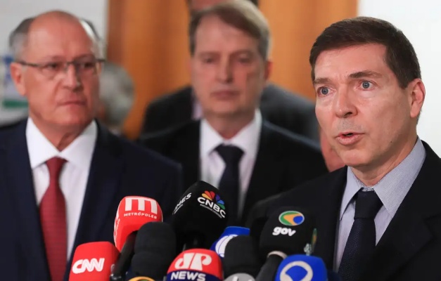Empresários esperam acordo antes de possível retaliação aos EUA