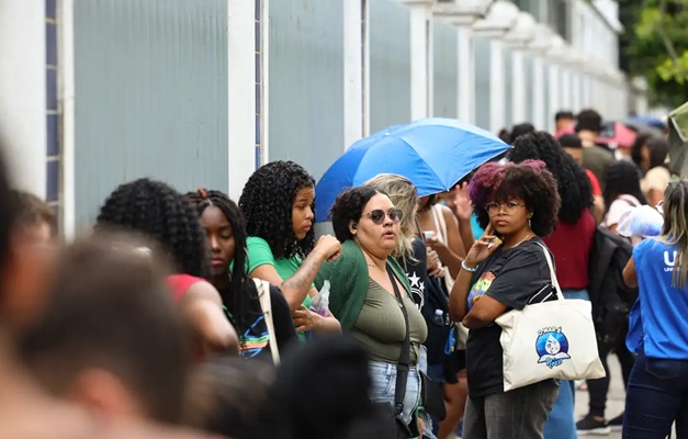 Enem 2025: Candidatos fazem provas do segundo dia até 18h30