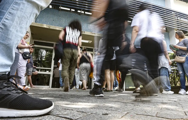 Entenda como é calculada a nota das provas objetivas do Enem 2025