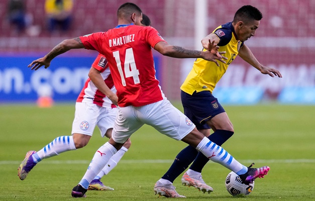 Equador marca duas vezes no final e derrota o Paraguai pelas Eliminatórias