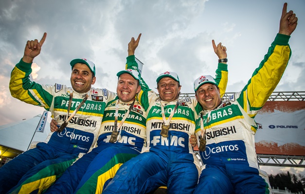 Equipe Mitsubishi Petrobras é campeã do Sertões 2014