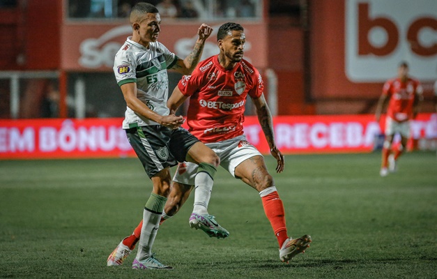 Éric Davis marca e Vila Nova bate o América-MG no OBA em Goiânia
