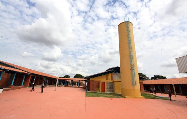 Escola padrão século XXI é inaugurada em Aparecida de Goiânia (GO)