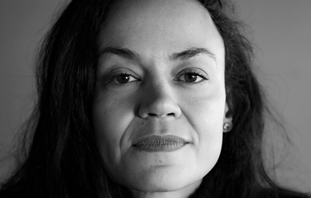 Escritora Paulliny Tort participa de bate-papo sobre literatura em Goiânia 
