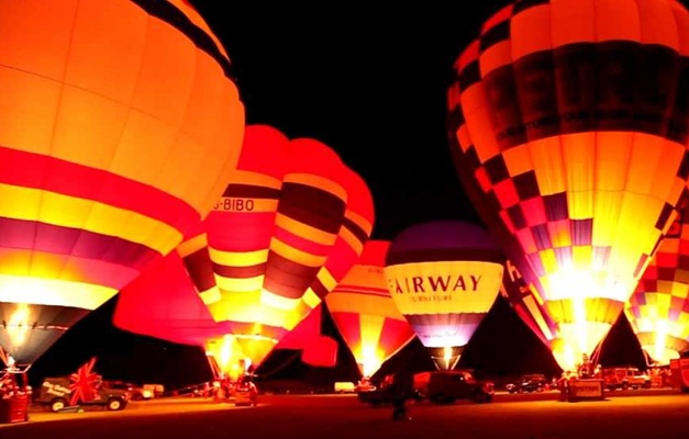 Espetáculo Nigth Glow é atração no 3º Festival de Balonismo de Anápolis