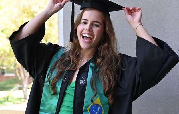 Estudante goiana é eleita melhor aluna em Harvard