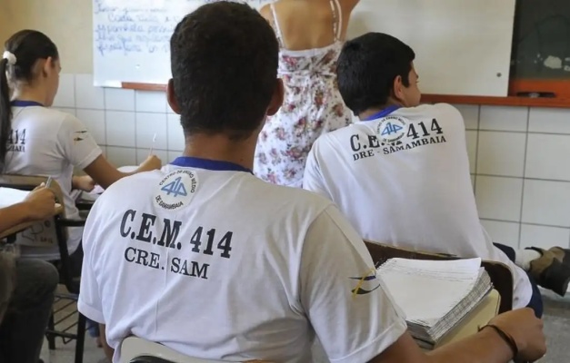 Estudantes do ensino integral têm notas maiores no Enem, diz estudo