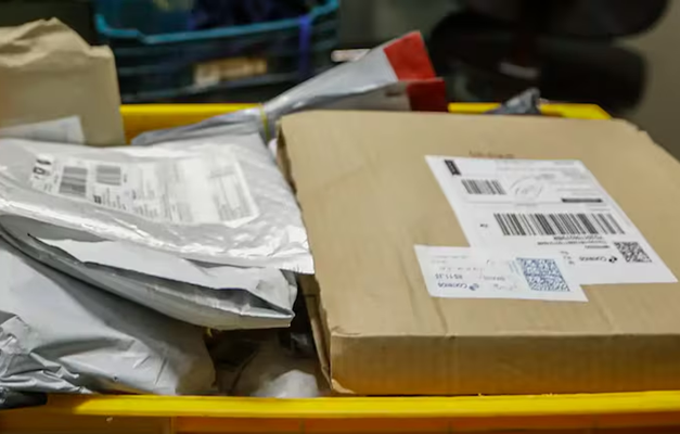 Estudo mostra que 'taxa das blusinhas' não teve impacto nos empregos no Brasil Estudo mostra que 'taxa das blusinhas' não teve impacto nos empregos no Brasil