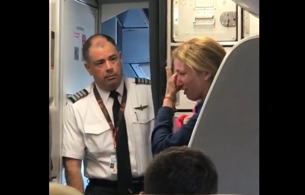 EUA: American Airlines suspende comissário após discussão com passageiro