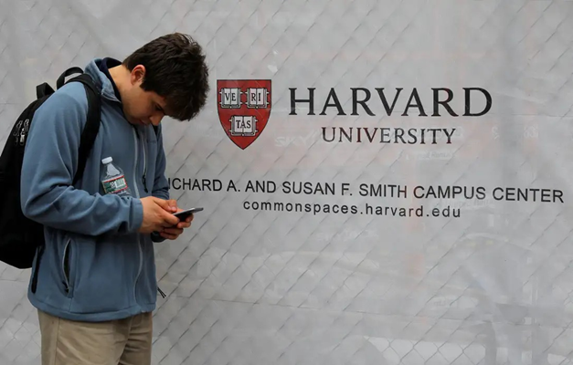 EUA revogam mais de 6 mil vistos de estudantes estrangeiros