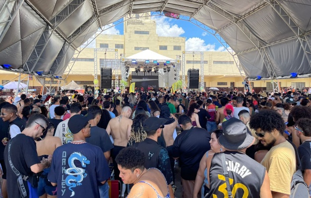 Evento de música eletrônica reúne 13 DJs na Antiga Estação Ferroviária