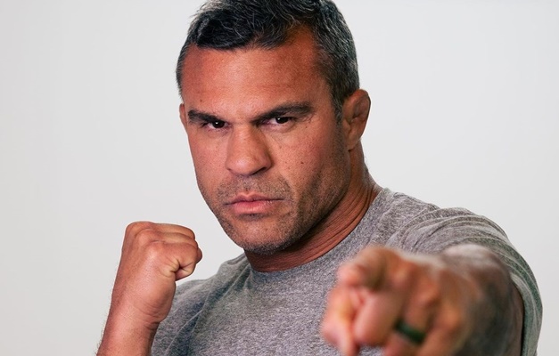 Ex-campeão do UFC, Vitor Belfort desafia Popó para subir no ringue após luta com Bambam