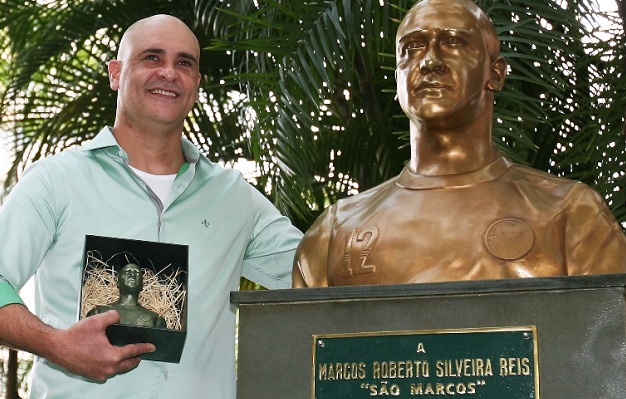 Ex-goleiro Marcos é homenageado com busto de bronze no Palmeiras