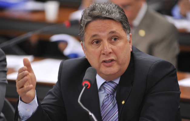 Ex-governador do Rio, Anthony Garotinho, é internado após sentir dores no peito