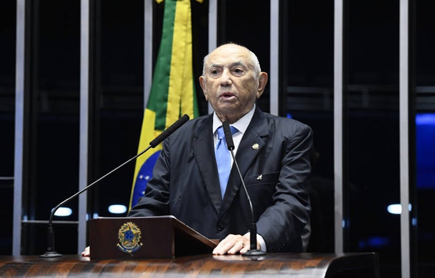 Ex-governador do Tocantins, Siqueira Campos morre aos 94 anos
