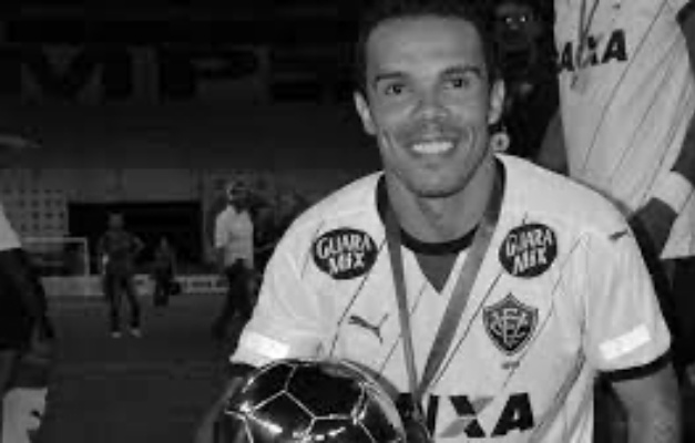 Ex-jogador Leandro Domingues morre aos 41 anos