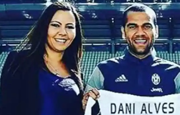 Ex-mulher de Daniel Alves diz que 'colocaria mão e corpo no fogo' por jogador