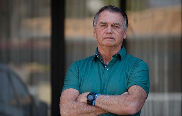 Ex-presidente Jair Bolsonaro é preso a pedido da PF