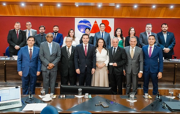Ex-presidentes da OAB-GO recebem título de Membros Honorários Vitalícios