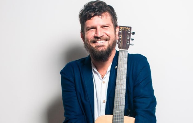 Ex-vocalista da Banda Eva, Saulo apresenta o melhor da Bahia em Goiânia