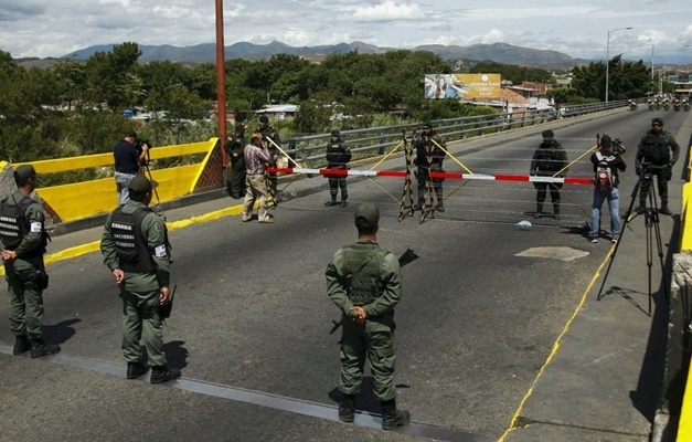 EXÉRCITO BRASILEIRO ESTÁ NA FRONTEIRA COM A VENEZUELA 