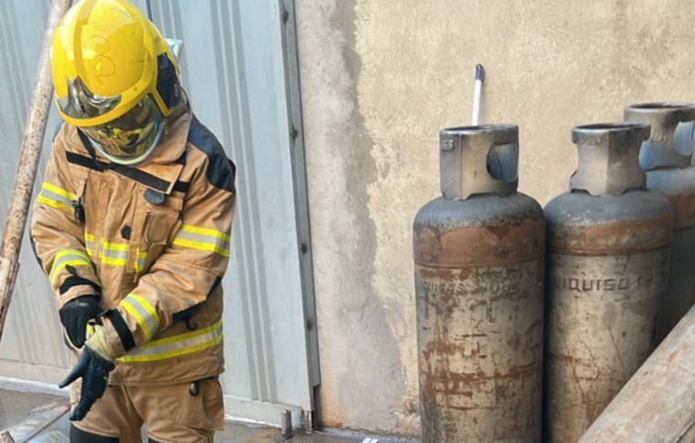 Explosão de cilindro de gás hélio em Goiânia deixa três feridos
